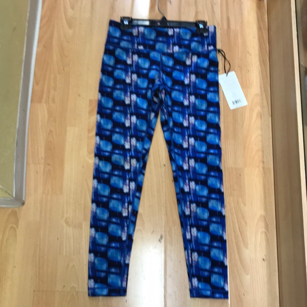 NEW 90DEGREE WOMANS LEGGINGS GREAT FOR WORKOUT (M)